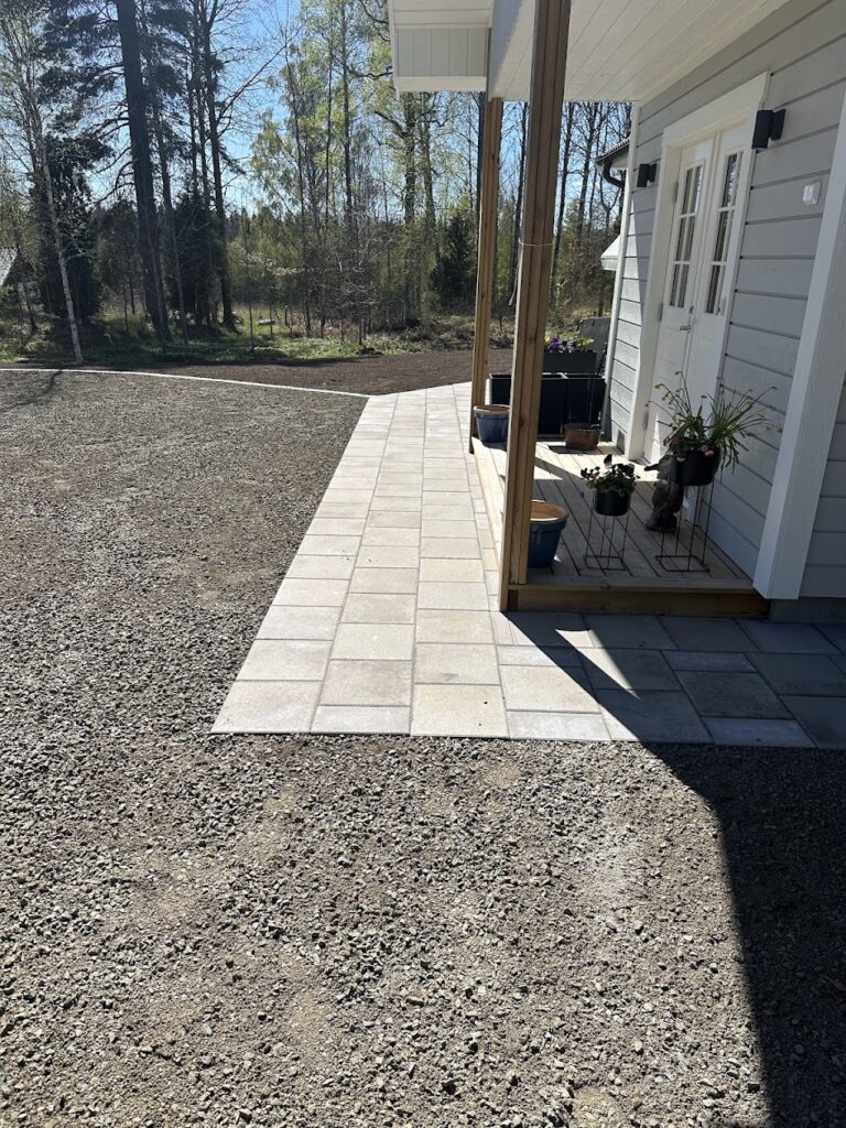 plattyta betong 35x35 klassik grå varanda trappa